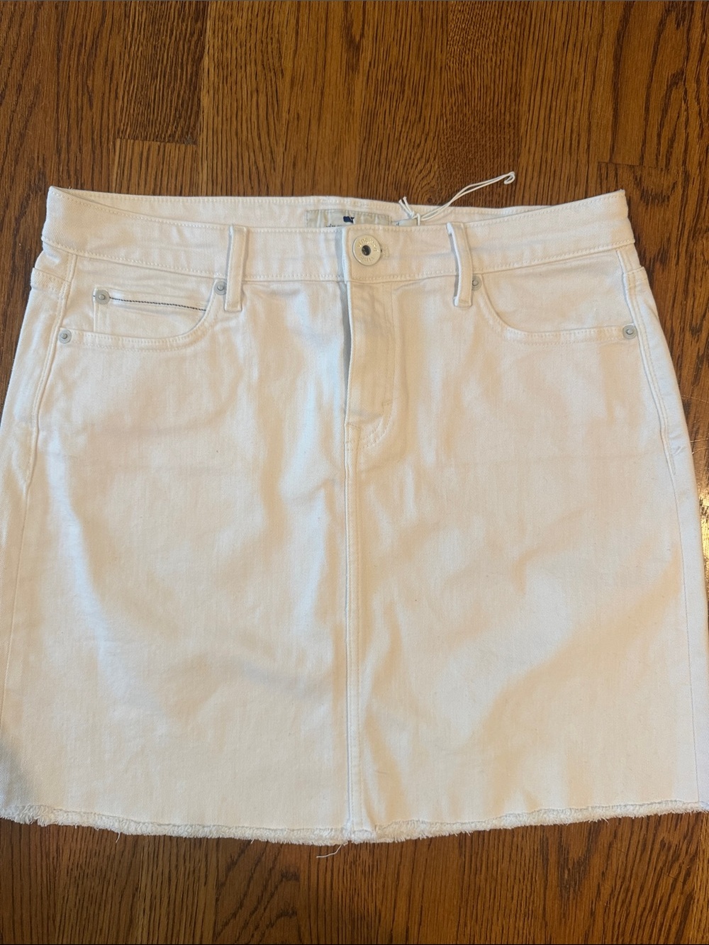 Vineyard Vines White Denim Mini Skirt 92% cotton w/ stretch Candiani denim NWT 8